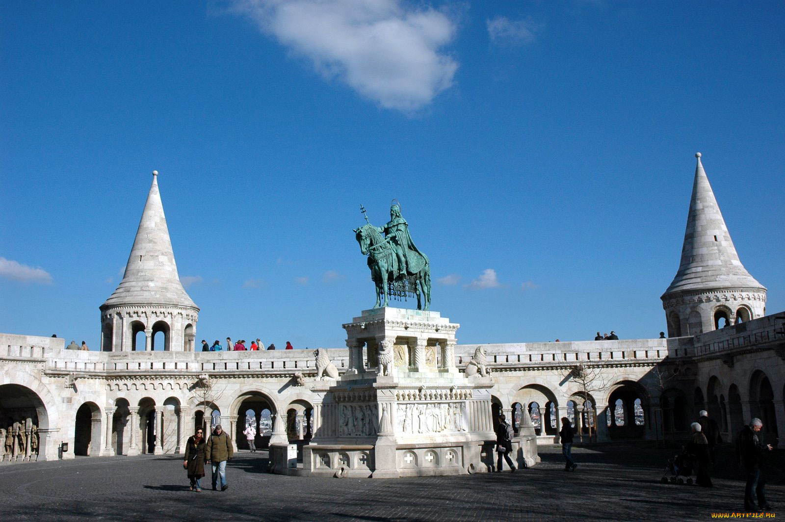 Столица Венгрии Будапешт памятник 0